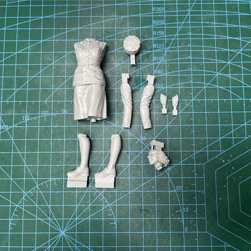 1/35 1/16 Bilancia Figura In R - Model Kit Reshiram recensione e prezzo