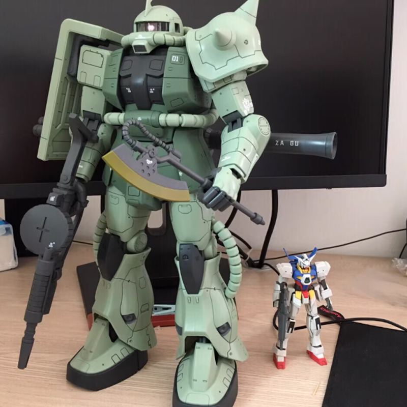 Kit di Montaggio MEGA Zaku II  - Model Kit Water Decal recensione e prezzo